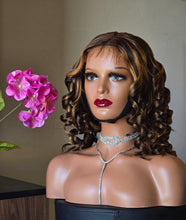 Load image into Gallery viewer, No=11 _ Perruque Couleur Piano P4/27 – 180 % de Densité – 16 Pouces – Cheveux Brésiliens