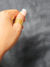 Charger l'image dans la galerie, Bague en Acier Inoxydable Couleur Or - Taille Ajustable - Élégance Simple