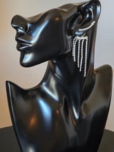 Charger l'image dans la galerie, Boucles d'Oreilles Élégantes - Design Raffiné et Lumineux