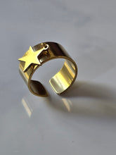 Charger l'image dans la galerie, Bague en Acier Inoxydable avec Pendentif Étoile Mobile - Charme Unique