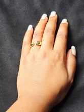 Charger l'image dans la galerie, Bague en Acier Inoxydable Couleur Or - Élégance Minimaliste Taille 7