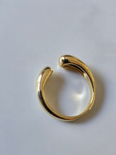 Charger l'image dans la galerie, Bague en Acier Inoxydable Couleur Or - Élégance Minimaliste Taille 7