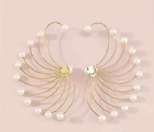 Charger l'image dans la galerie, Boucles d'Oreilles Élégantes en Perle - Raffinement et Charme Intemporel