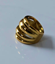 Charger l'image dans la galerie, Bague Élégance Dorée – Acier Inoxydable, Taille 8