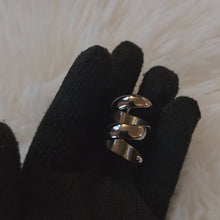 Charger et lire la vidéo dans la visionneuse de la Galerie, Bague en acier inoxydable couleur argent - Taille 7
