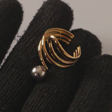 Charger et lire la vidéo dans la visionneuse de la Galerie, Bague en acier inoxydable couleur or et argent
