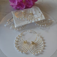 Load and play video in Gallery viewer, Boucles d&#39;oreilles
