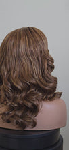 Cargar y reproducir el video en el visor de la galería, Perruque Cheveux brésiliens- Qualité Supérieure - 18 pouces - 250% de densités - Lace frontale 13*4
