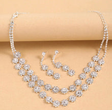 Charger l&#39;image dans la galerie, Boucles d&#39;oreilles et colier
