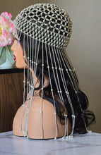 Charger l&#39;image dans la galerie, Accessoire de tête en perles blanches pendantes - Taille M
