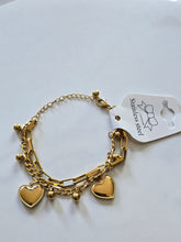 Charger l&#39;image dans la galerie, Bracelet en acier inoxydable avec pendentifs en forme de cœur - look quotidien
