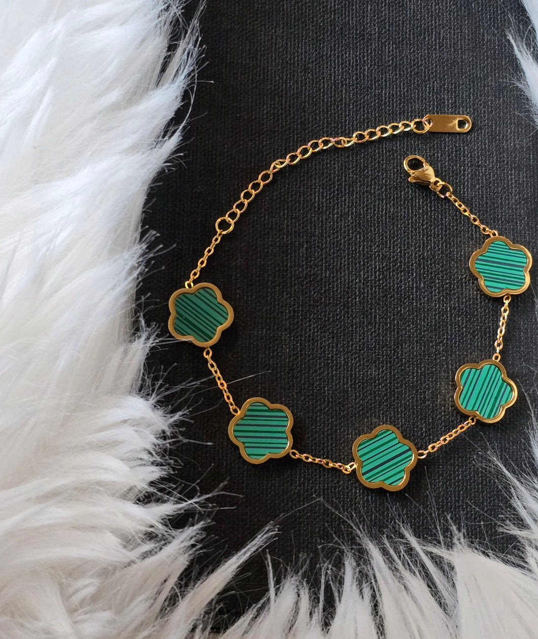 Bracelet en Acier Inoxydable Double Face – Motif Feuille à Cinq Pétales Porte-Bonheur