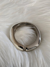 Charger l&#39;image dans la galerie, Bracelet en acier inoxydable couleur argent - Élégance et modernité
