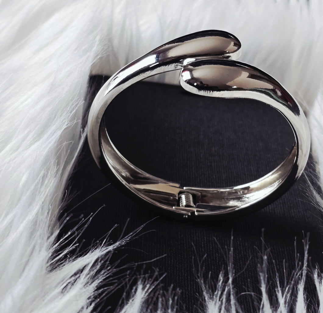 Bracelet en acier inoxydable couleur argent – Élégance et durabilité