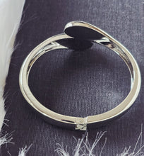 Cargar imagen en el visor de la galería, Bracelet en acier inoxydable couleur argent – Élégance et durabilité
