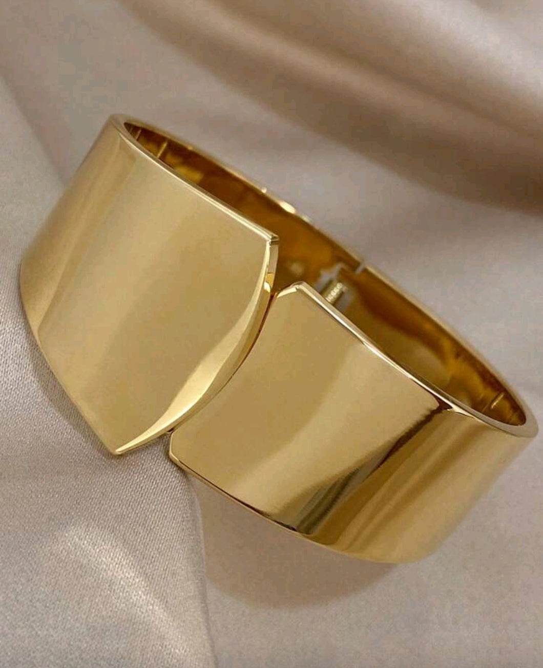 Bracelet en acier inoxydable couleur or - Élégance