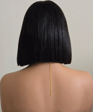 Cargar imagen en el visor de la galería, Perruque Cheveux vietnamiens -Bob - 10 pouces - 2*6 closure - 300% de densités

