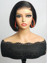 Charger l'image dans la galerie, Perruque numéro 01:  Pixie cheveux brésiliens Couleur naturelle, 13×4 lace frontale, 250% de Densité
