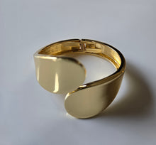 Cargar imagen en el visor de la galería, Bracelet en acier inoxydable couleur or
