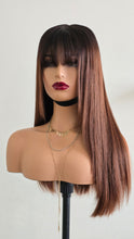 Charger l'image dans la galerie, Perruque numéro 03:  vietnamienne avec frange, 20 pouces, couleur noir et marron,210% de Densité
