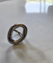 Charger l&#39;image dans la galerie, Bague élégante en acier inoxydable – Couleur Argent

