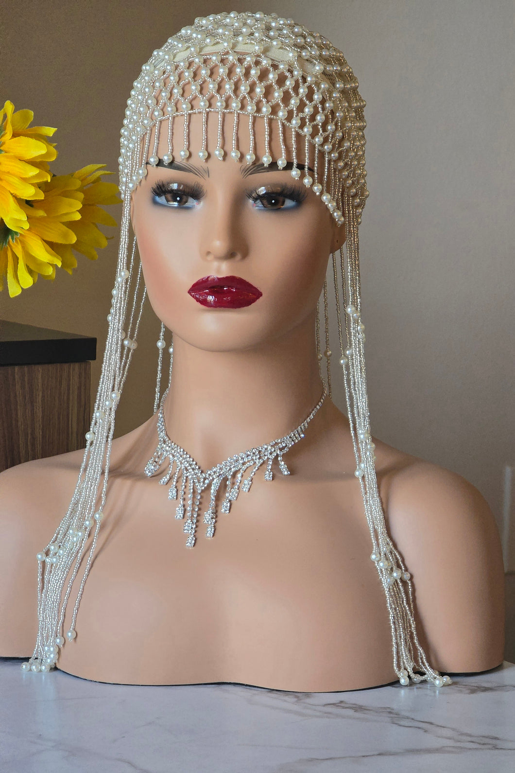 Accessoire de tête en perles blanches pendantes - Taille M