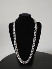 Load image into Gallery viewer, Chaîne Unisexe en Acier Inoxydable Plaqué Argent - 24 pouces (60,96 cm)
